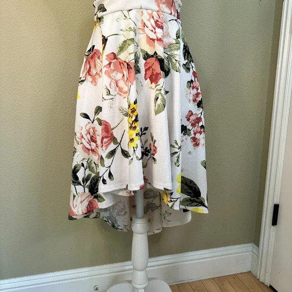 LOVELY DAY Boutique Skater Style Floral Sundress Minidress - small - Picture 5 of 10